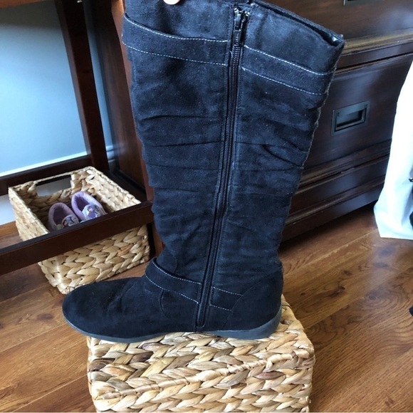 Airwalk black faux suede side zip knee high boots in size 10 - Picture 3 of 7